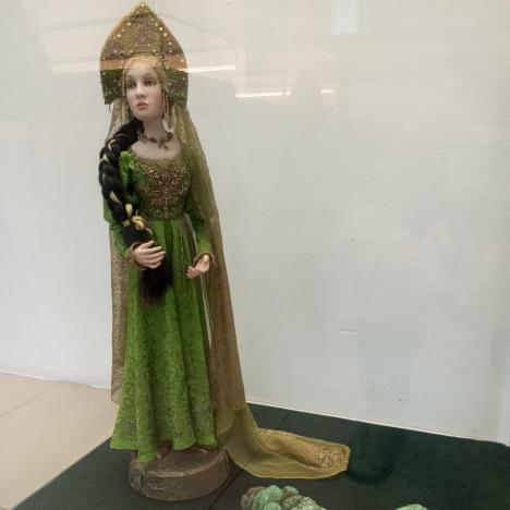 Новый год с Хозяйкой медной горы